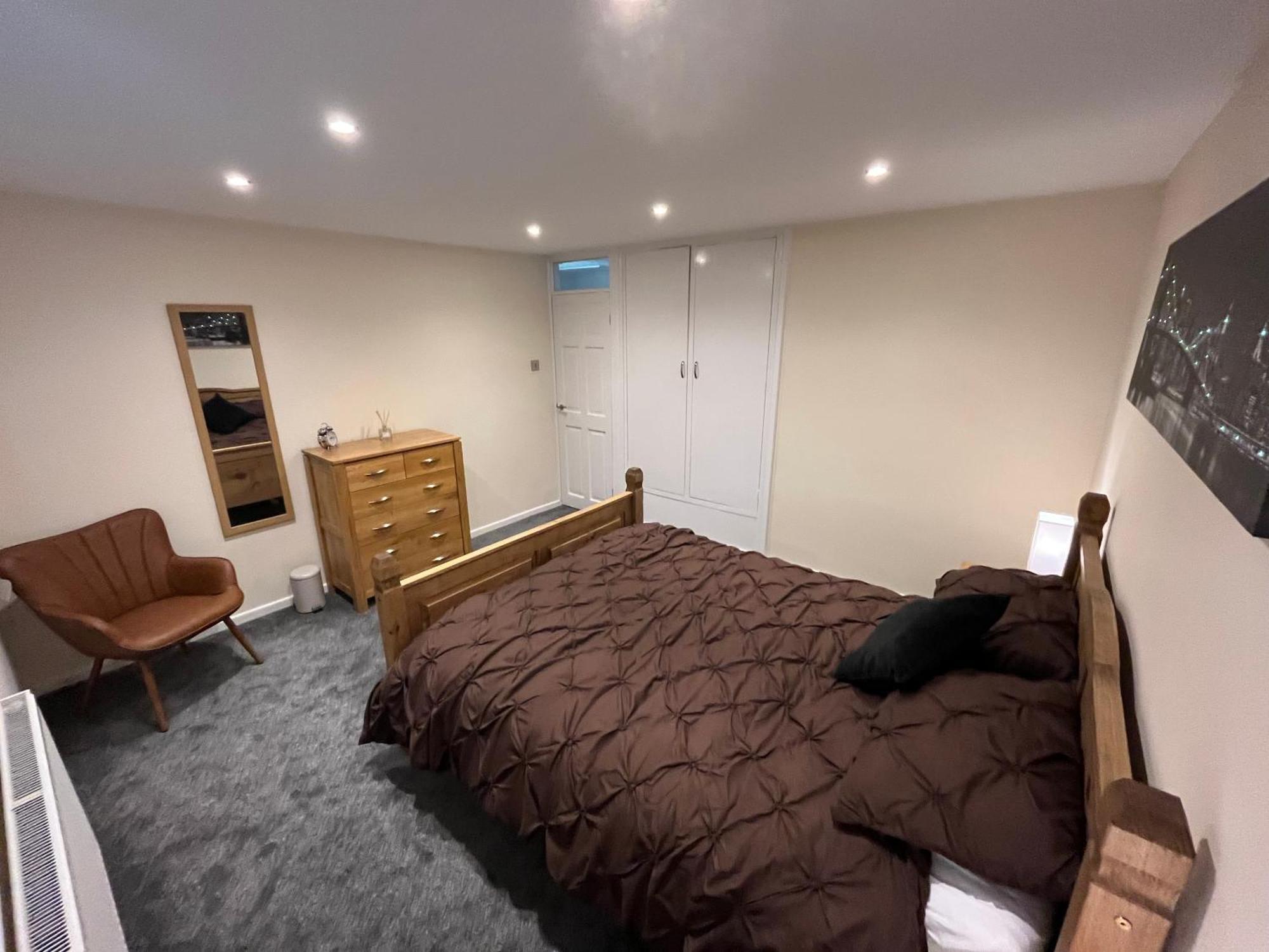 Wilford Charm Spacious 3br Retreat In Holiday home Nottingham